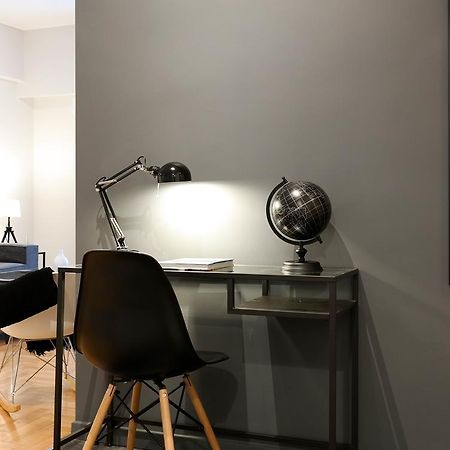 شقة Modern Downtown Flat Near The Acropolis By Upstreet أثينا المظهر الخارجي الصورة