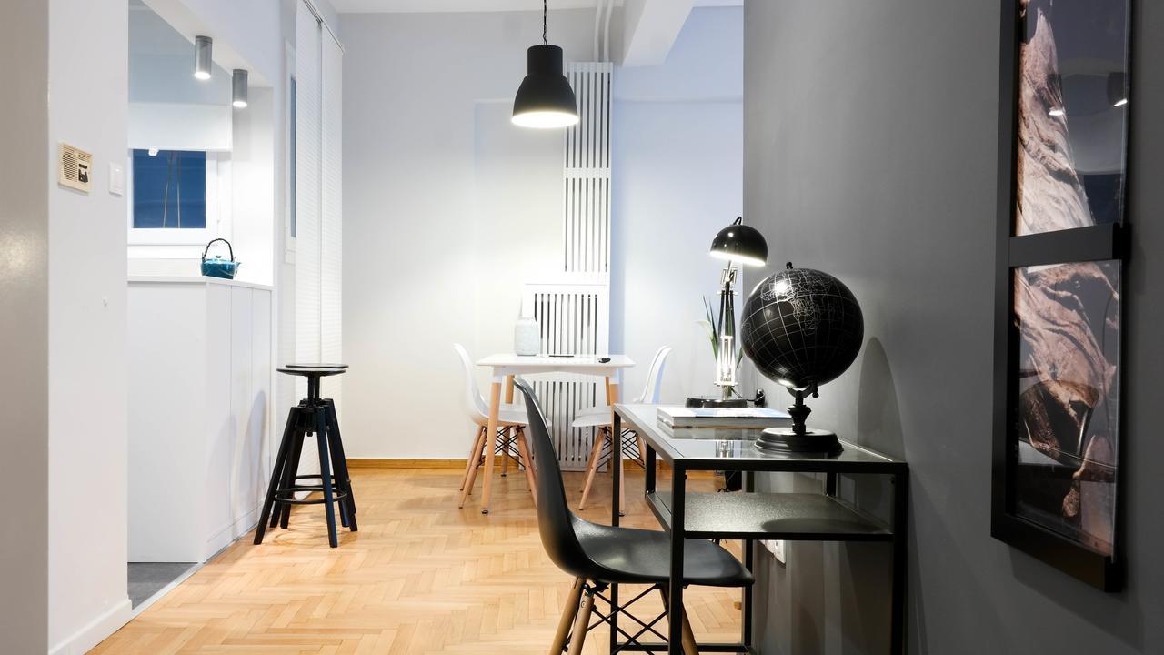 شقة Modern Downtown Flat Near The Acropolis By Upstreet أثينا المظهر الخارجي الصورة